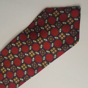 Maroon tommy Hilfiger Necktie with Geometric design 100% silk